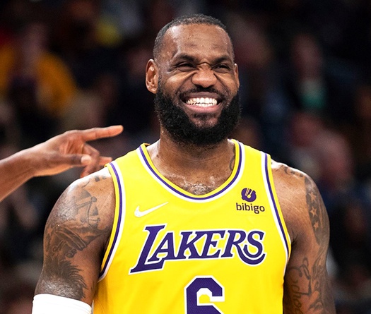 LeBron James bùng nổ hiệp 4, ghi 8 điểm “clutch" đưa Lakers đến chiến thắng trước Kings