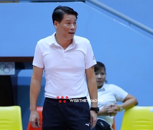 HLV Thái Thanh Tùng dẫn dắt đội tuyển bóng chuyền nữ Việt Nam tại SEA Games 31