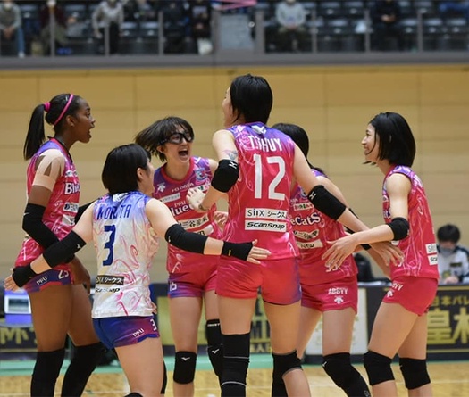 "Khủng long" Thanh Thúy tròn vai, PFU BlueCats dễ dàng đánh bại Hitachi Rivale