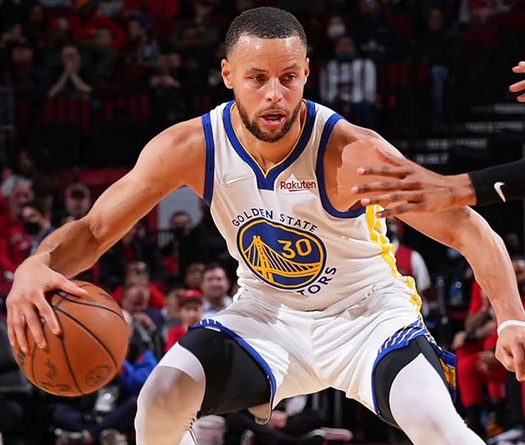 Stephen Curry khép lại tháng 1 đáng quên bằng "cực phẩm" 40 điểm trước Houston Rockets