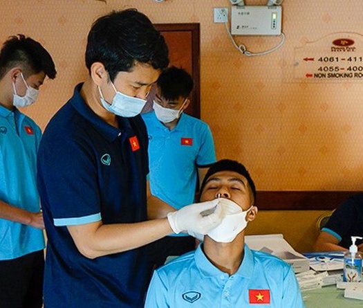 U23 Việt Nam bị cấm ôm nhau ăn mừng bàn thắng, bị phạt tiền nếu vi phạm nguyên tắc bong bóng