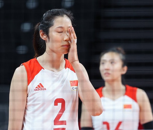 Siêu sao bóng chuyền Trung Quốc Zhu Ting tạm nghỉ thi đấu để vượt qua cơn ác mộng chấn thương