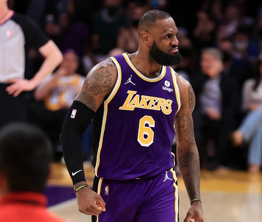 LeBron James rực sáng đầy ấn tượng, Lakers ngược dòng ngoạn mục trước Utah Jazz