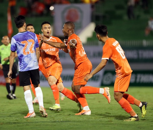 Khai màn V.League 2022: Tâm điểm Quy Nhơn, ngóng phủ vàng Gò Đậu