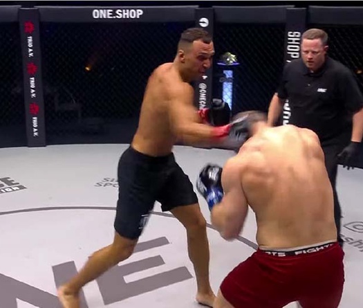 ONE Full Circle: NVĐ kickboxing Roman Kryklia knockout đối thủ nhờ combo thấu xương