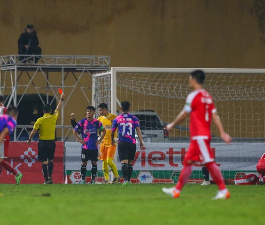 V.League 2022 xuất hiện thẻ đỏ đầu tiên, Viettel soán ngôi số 1 của Hải Phòng