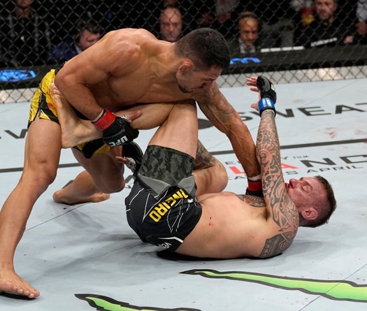 Rafael dos Anjos trở lại sau đại chiến đẫm máu cùng Renato Moicano, đòi tranh đai "BMF" 