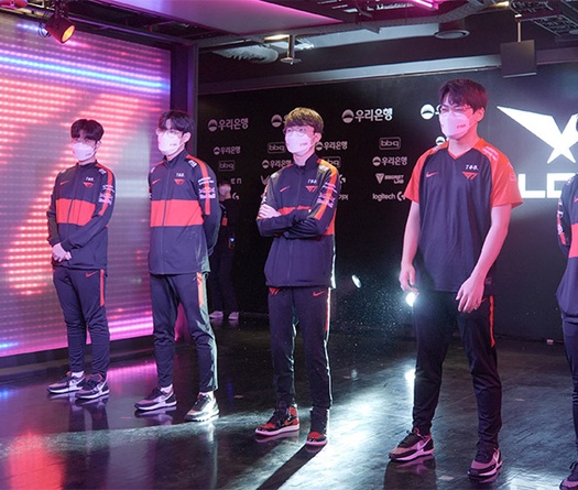 T1 chạm mốc kỷ lục bất bại 14 trận bất bại của SKT T1 năm 2015