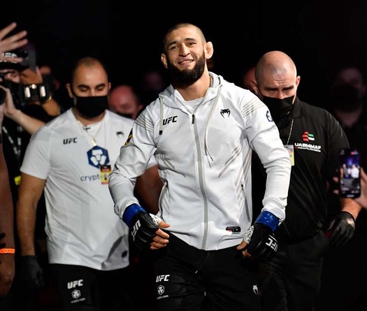 Chính thức: Khamzat Chimaev thượng đài với Gilbert Burns tại UFC 273