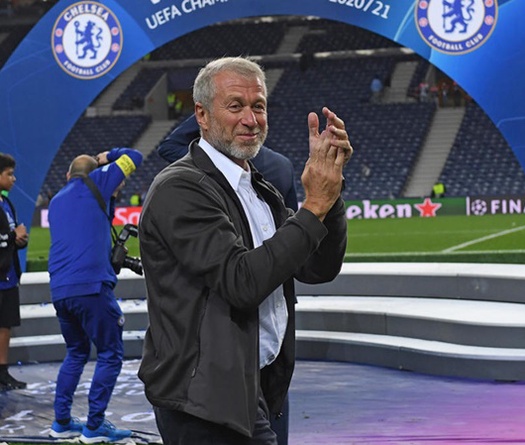 Abramovich bị đóng băng tài sản và không thể bán Chelsea