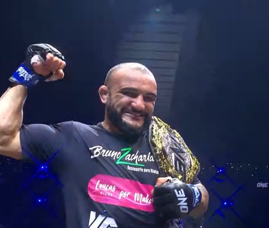 John Lineker đấm gục Bibiano Fernandes sau 2 hiệp, phá thế thống trị gần 9 năm tại ONE Championship