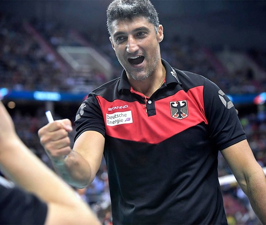 Huyền thoại bóng chuyền Ý dẫn dắt nhà vô địch Olympic Tokyo 2021