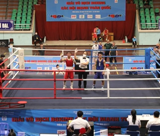 Đụng đối thủ "khó xơi", Lê Hữu Toàn vẫn lên ngôi lần thứ 3 tại giải Boxing toàn quốc 2022