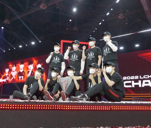 Hậu chung kết LCK Mùa Xuân 2022, hơn nửa đội hình T1 dương tính với COVID-19