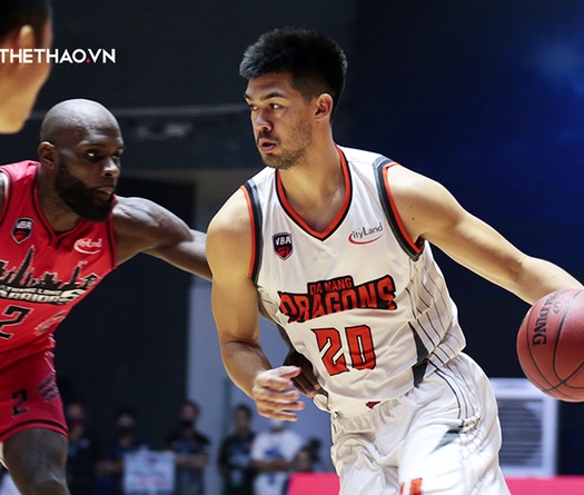 Trung phong Việt kiều Chris Dierker về nước, sẵn sàng chinh phục SEA Games 31