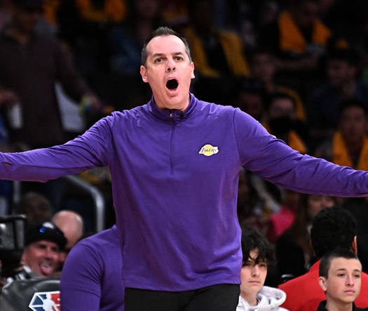 Chia tay Playoffs trong thất vọng, Los Angeles Lakers sẽ sa thải HLV Frank Vogel?