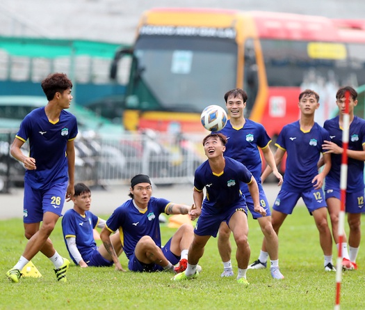 Đội hình ra sân HAGL vs Yokohama: Công Phượng đá chính, Xuân Trường dự bị