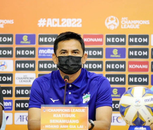 HLV Kiatisuk hứa đá đẹp ở trận đấu chia tay AFC Champions League 