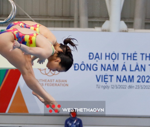 Hình ảnh Ngô Phương Mai đoạt huy chương nhảy cầu thứ hai tại SEA Games 31