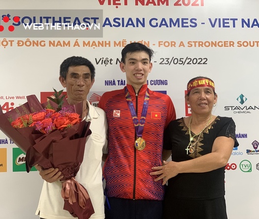 Chuyện ông bố đặc biệt của kình ngư Huy Hoàng: Bơi mòn sông Gianh mới cưới được vợ và chỉ chê con trai