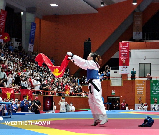 Trương Thị Kim Tuyền cắt gần chục cân và nén đau giành tấm HCV Taekwondo SEA Games