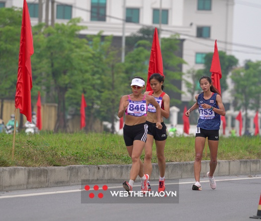 Vì sao nhà vô địch SEA Games Thu Trang bị loại ở nội dung đi bộ 20 km?