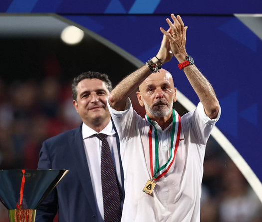 Kẻ đánh cắp huy chương vô địch của HLV Pioli với Milan “thú tội” 