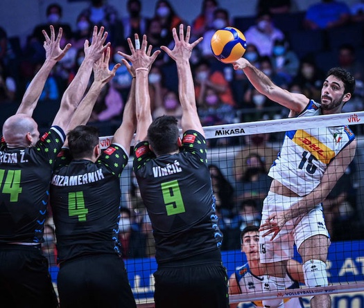 Không thể ngăn cản cặp "song sát" trẻ, Slovenia gục ngã trước Ý tại VNL 2022