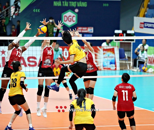 Đánh bại Ninh Bình Doveco, Hóa chất Đức Giang lần thứ 3 liền tiếp lọt vào Chung kết bóng chuyền VĐQG
