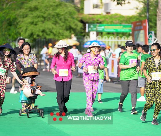 Hình ảnh ấn tượng trên đường đua giải Marathon Quốc tế Vietcombank Mekong Delta 2022