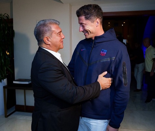 Lewandowski chọn Barca ngay “giây phút đầu tiên”