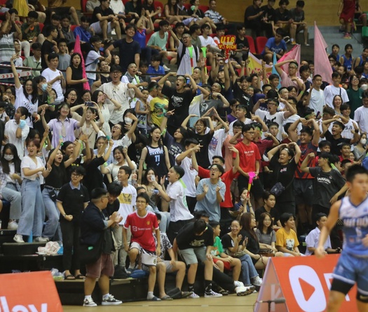 Cung Tiên Sơn vỡ òa với chức vô địch lịch sử của U18 Đà Nẵng