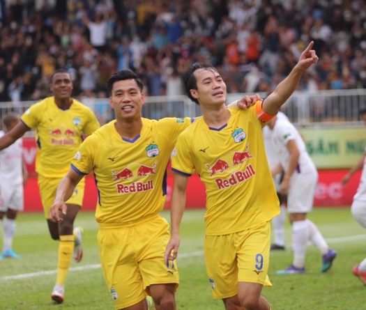 HLV Kiatisuk tiết lộ bí kíp giúp Văn Toàn "khai hỏa" ở V.League 2022