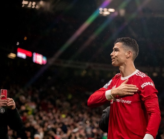 Ronaldo bất ngờ tuyên bố chơi cho MU vào cuối tuần