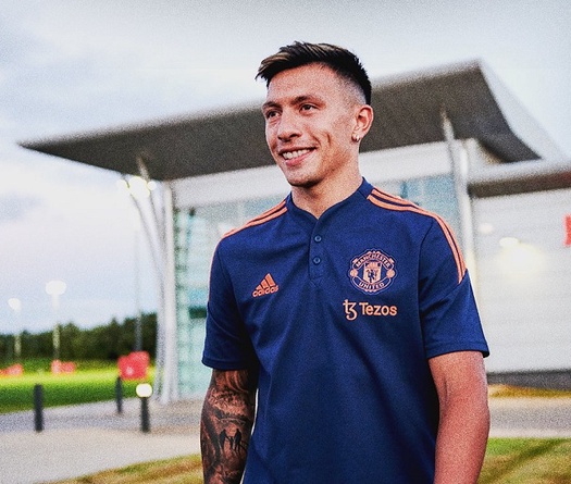 Tiền thưởng vụ chuyển nhượng Lisandro Martinez đến MU được tiết lộ