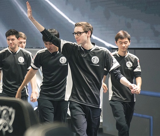 Team SoloMid rút lui khỏi LCS: Giải đấu kém sức hút hay do vấn đề nội bộ?