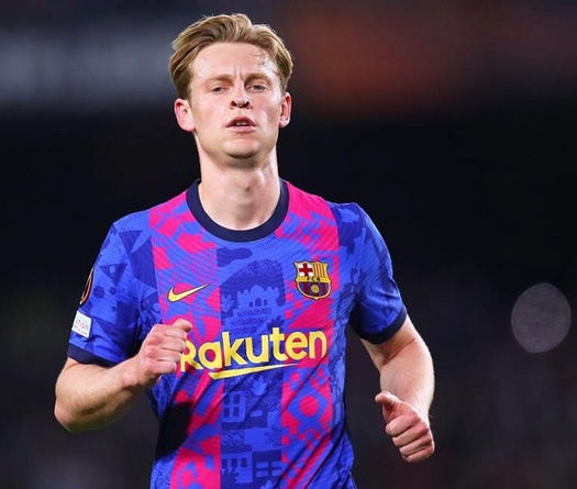 Chelsea đề nghị tiền mặt cộng với Alonso để đổi lấy De Jong