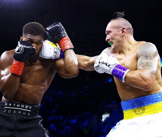 Oleksandr Usyk lần thứ hai đánh bại Anthony Joshua 