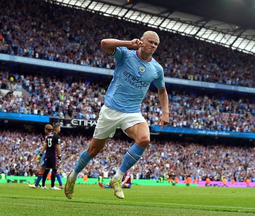 “Quái vật” Haaland lại lập hat-trick cho Man City, trở thành vua ghi bàn tháng 8