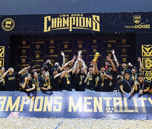 Saigon Heat "sweep" Hanoi Buffaloes để vô địch VBA 2022, hoàn tất cú ăn ba lịch sử