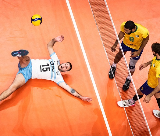Phục thù thành công, Brazil thẳng tiến tới bán kết FIVB World Championship 2022