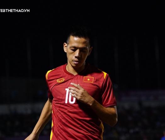 Văn Quyết xúc động khi được HLV Park Hang Seo công nhận