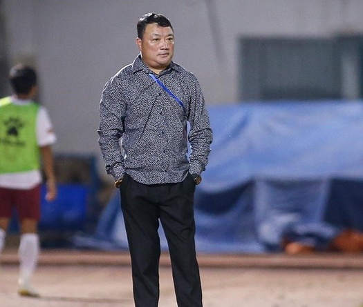 HLV Trương Việt Hoàng từ chức ở CLB TP. HCM chỉ sau 4 trận cầm quyền