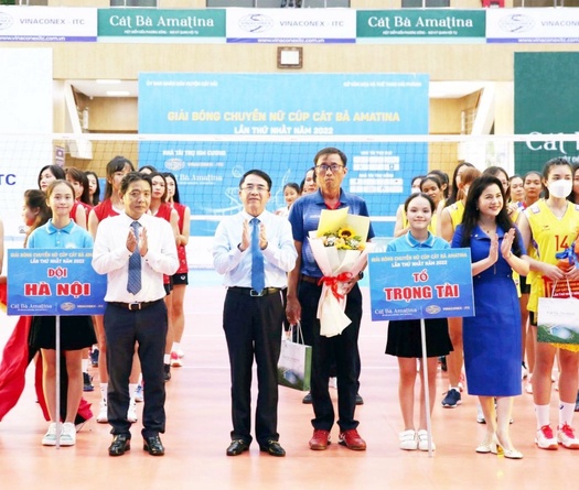 Hóa chất Đức Giang, Than Quảng Ninh thắng tưng bừng ngày khai mạc giải bóng chuyền Cúp Cát Bà - Amatina