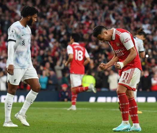 Arsenal phải tăng gấp 3 tiền lương để giữ chân tiền đạo Brazil