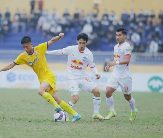 Vòng 19 V.League 2022: HAGL và những trận đấu của “người cùng khổ”