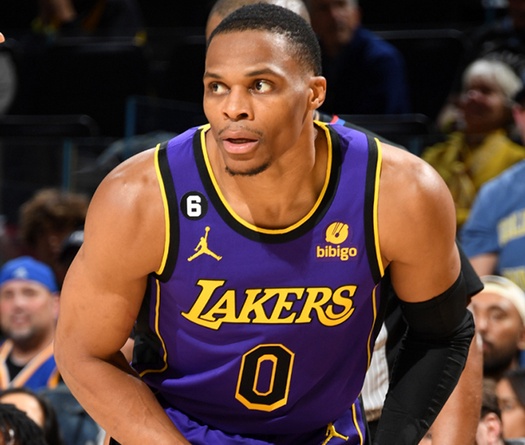Russell Westbrook thú nhận “chưa quen” với ghế dự bị, chấn thương vì không được ra sân từ đầu?
