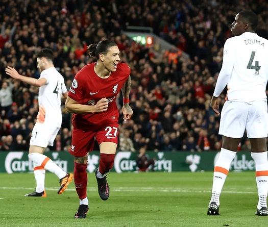 Alisson cản phá phạt đền, Nunez thành người hùng của Liverpool