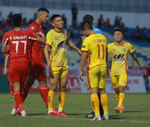 Sẩy chân trước Thanh Hóa, Nam Định "tự bắn vào chân" ở cuộc đua trụ hạng