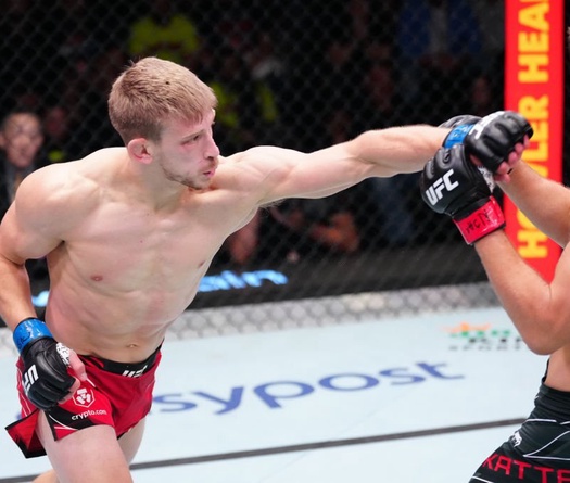 Arnold Allen đánh bại Calvin Kattar: Lời nguyền chấn thương lại tiếp diễn